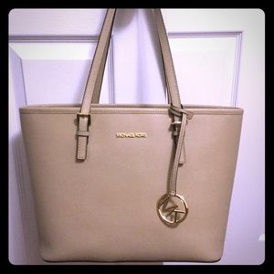 MICHAEL KORS Jet Set Travel